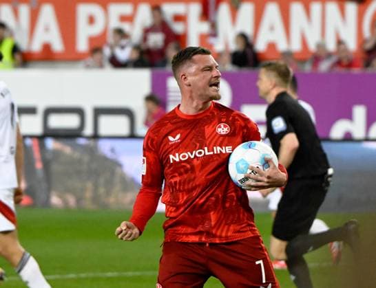 Fussball - 2. Bundesliga - Saison 2024 25 1. FC Kaiserslautern 12.04.2025 Fritz-Walter-Stadion 1. FC Kaiserslautern (fck) - 1. FC Nürnberg (fcn) 1:2 Marlon RITTER (1. FC Kaiserslautern) nach seinem Tor zum 1:2 1. FC Kaiserslautern