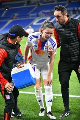 FOOTBALL FEMININ : Lyon vs Paris FC - Arkema Premier League - 12 04 2025 Damaris Egurrola of OL taken out by injury  Copyright: xCYRILxLESTAGEx