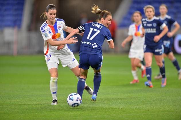 FOOTBALL FEMININ : Lyon vs Paris FC - Arkema Premier League - 12 04 2025 Action between Damaris Egurrola (OL) and Gaetane Thiney (Paris FC) and during the OL vs Paris FC game on April 12th 2025  Copyright: xcyrilxlestagex