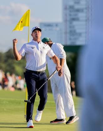 250412 Bryson DeChambeau of the United States celebrates on the 18th green during the third round of the 2025 Masters Golf Tournament on April 12, 2025 in Augusta. Photo: Petter Arvidson BILDBYRAN kod PA PA1009 bbeng golf masters the masters augusta us masters jubel Copyright: PETTERxARVIDSON BB250412PA070