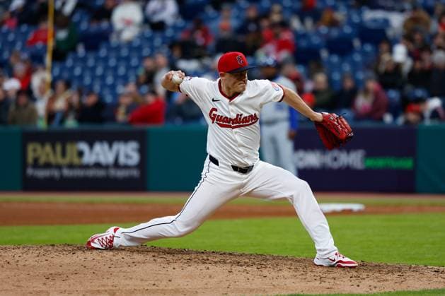 MLB, Baseball Herren, USA 2025: Royals Vs Guardians APR 12 April 12, 2025: Cleveland Guardians pitcher Paul Sewald (34) pitches the ball during the baseball game between the Kansas City Royals and Cleveland Guardians at Progressive Field in Cleveland, Ohio. Brian Fisher CSM (Credit Image: Â Brian Fisher Cal Media) Cleveland Ohio United States of America EDITORIAL USE ONLY Copyright: xx ZUMA-20250412_zma_c04_106.jpg BrianxFisherx csmphotothree375072