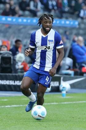 Deyovaisio Zeefuik am Ball Einzelbild Freisteller Aktion Fußball Fussball DFL 2.Bundesliga Herren 29. Spieltag Saison 2024 2025 12.04.2025 Hertha BSC Berlin vs. SV Darmstadt 98 DFL regulations prohibit any use of photographs as image sequences and or quasi-video
