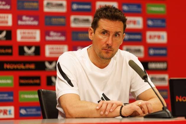 Miroslav Klose (Trainer 1.FC Nuernberg) auf der Pressekonferenz nach dem Spiel, 1. FC Kaiserslautern vs 1. FC Nuernberg, Fussball, 2. Bundesliga, Saison 2024 2025, 29. Spieltag, 12.04.2025 1. FC Kaiserslautern vs 1. FC Nuernberg, Fussball, 2. Bundesliga, Saison 2024 2025, 29. Spieltag, 12.04.2025