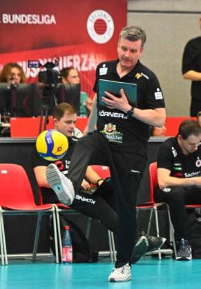 Trainer Alexander Waibl (Dresden), Dresdner SC gegen Allianz MTV Stuttgart, Volleyball, 1. Bundesliga Frauen, 1. Liga, Margon Arena Dresden Bodenbacher Straße, DSC, Saison 2024 2025, 12.04.2025,