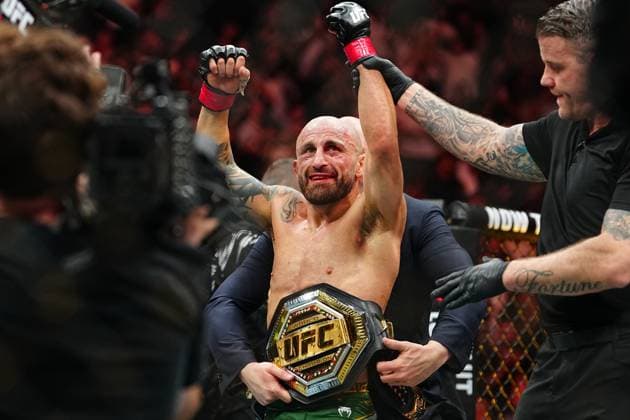 Sport Themen der Woche KW15 Sport Bilder des Tages April 12, 2025, Miami, Fl, Miami, Fl, United States: Alexander Volkanovski and Diego Lopes meet in the octagon for a 3-round bout at UFC 314 - Volkanovski vs Lopes at Kesaya Center on April 12, 2025 in Miami, FL ( PxImages) Miami, Fl United States - ZUMAp175 20250412_zsa_p175_513 Copyright: xLouisxGrassex