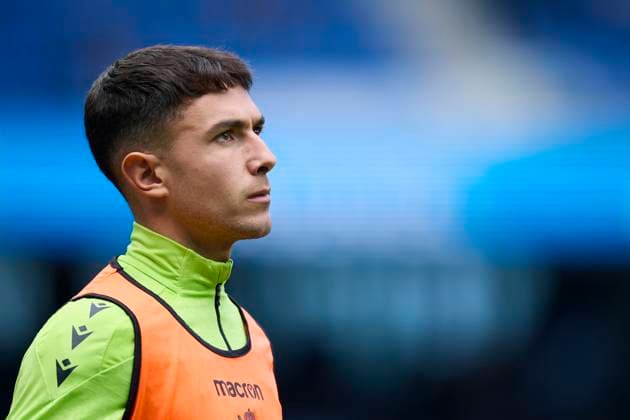 Real Sociedad v RCD Mallorca - LaLiga EA Sports Martin Zubimendi of Real Sociedad looks on prior to the LaLiga EA Sports match between Real Sociedad and RCD Mallorca at Reale Arena on April 12, 2025, in San Sebastian, Spain. San Sebastian Reale Arena Basque Country Spain RL_RSOvRCDM_000004 Copyright: xRicardoxLarreinax