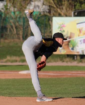 Baseball-Bundesliga: Pitcher Niklas Rimmel von den Bonn Capitals in einem Spiel bei den Hamburg Stealers.
