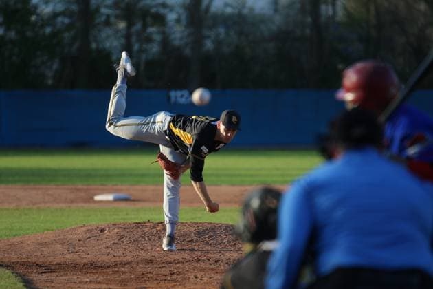 Baseball-Bundesliga: Pitcher Niklas Rimmel von den Bonn Capitals in einem Spiel bei den Hamburg Stealers.