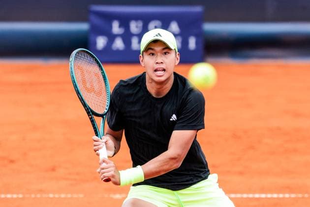 BMW Open München ATP, Tennis Herren 500; 13.04.2025 Learner Tien (USA) im Match gegen Botic Van De Zandschulp (Niederlande) BMW Open by Bitpanda München ATP 500: Tag 2, München, MTTC Iphitos am 13.04.2025 Copyright: xBEAUTIFULxSPORTS Wunderlx