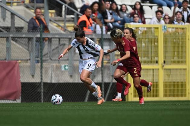 Sofia Cantore of Juventus F.C. Women and Moeka Minami of A.S. Roma Women during the playoff of the Serie A Championship Women between A.S. Roma vs Juventus Women 13 April 2025 at the Tre Fontane Stadium in Rome.  Copyright: xMassimilianoxCervera IPAxSportx xipa-agency.netx xx IPA_56452789 IPA_Agency_IPA56452789