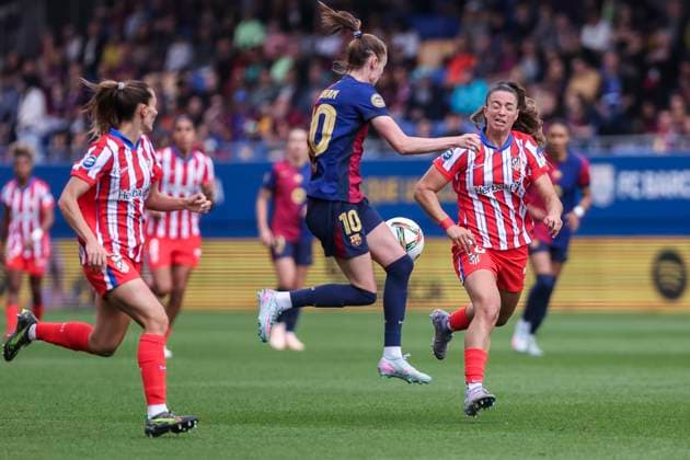 April 13, 2025, Sant Joan Despi, Barcelona, Spain: Caroline Graham Hansen of FC Barcelona, Barca controls the ball during the Spanish Women league, Liga F, football match played between FC Barcelona and Atletico de Madrid at Johan Cruyff Stadium on April 13, 2025 in Sant Joan Despi, Spain. Sant Joan Despi Spain - ZUMAa181 20250413_zaa_a181_031 Copyright: xJavierxBorregox
