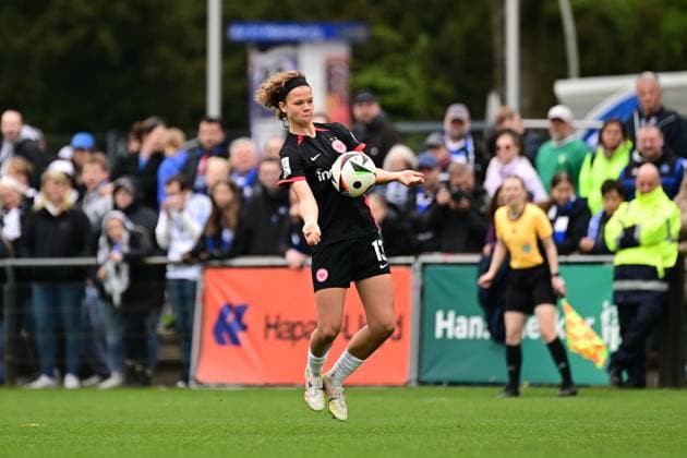 Fußball I Frauen I Saison 2024-2025 I 2. Bundesliga I 21. Spieltag I Hamburger SV - Eintracht Frankfurt II I 13.04.2025 Rosa Rueckert (13, Eintracht Frankfurt II) Hamburg Am Volkspark Hamburg Deutschland Copyright: xLobeca FelixxSchlikisx