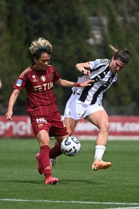 CALCIO - Serie A Femminile - AS Roma vs Juventus FC Sofia Cantore of Juventus F.C. Women and Moeka Minami of A.S. Roma Women during the playoff of the Serie A Championship Women between A.S. Roma vs Juventus Women 13 April 2025 at the Tre Fontane Stadium in Rome. Rome Italy  Copyright: xIPAxSport ABACAx