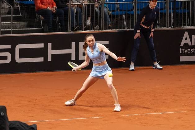 Aliaksandra Sasnovich spiel den Ball mit der Vorhand, Erika Andreeva vs. Aliaksandra Sasnovich, Tennis, Porsche Tennis Grand Prix, Court 1, Qualifikation, Spielzeit 2025, 13.04.2025, Erika Andreeva vs. Aliaksandra Sasnovich, Tennis, Porsche Tennis Grand Prix, Court 1, Qualifikation, Spielzeit 2025, 13.04.2025, Stuttgart Copyright: xEibner-Pressefoto EdwardxCheungx EP_ECG