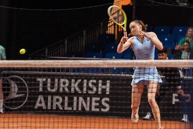 Aliaksandra Sasnovich schlaegt den Ball mit der Vorhand, Erika Andreeva vs. Aliaksandra Sasnovich, Tennis, Porsche Tennis Grand Prix, Court 1, Qualifikation, Spielzeit 2025, 13.04.2025, Erika Andreeva vs. Aliaksandra Sasnovich, Tennis, Porsche Tennis Grand Prix, Court 1, Qualifikation, Spielzeit 2025, 13.04.2025, Stuttgart Copyright: xEibner-Pressefoto EdwardxCheungx EP_ECG