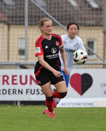 13.04.2025 - Fussball - Saison 2024 2025 - 2. Frauen - Fussball - Bundesliga - 21. Spieltag: 1. FC Nürnberg FCN ( Club Clubfrauen ) - SC Sand - Sportfoto Zink DaMa - xdaxmax - Luisa Guttenberger (4, 1. FC Nürnberg FCN )