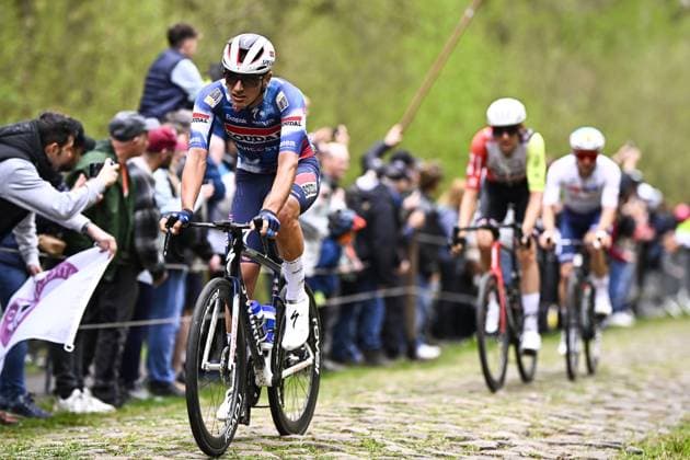 Italian Andrea Raccagni of Soudal Quick-Step pictured in action at TrouÃ e d Arenberg during the men elite race of the Paris-Roubaix one day cycling race, 259,2 km from Compiegne to Roubaix, France, on Sunday 13 April 2025. JASPERxJACOBS  x120715583x