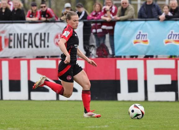 13.04.2025 - Fussball - Saison 2024 2025 - 2. Frauen - Fussball - Bundesliga - 21. Spieltag: 1. FC Nürnberg FCN ( Club Clubfrauen ) - SC Sand - Sportfoto Zink DaMa - xdaxmax - Nastassja Lein (24, 1. FC Nürnberg FCN )