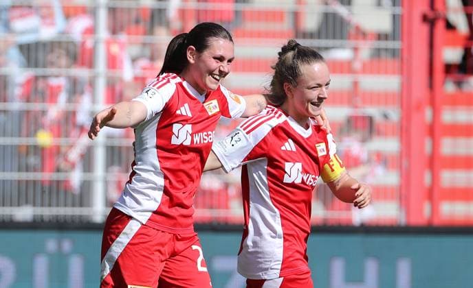 Sophie Trojahn jubelt nach 2:0 mit Lisa Heiseler Freude Emotion Jubel Fußball Fussball 2. Bundesliga Damen Frauen Saison 2024 2025 13.04.2025 1.FC Union Berlin vs. FC Ingolstadt FCI DFL regulations prohibit any use of photographs as image sequences and or quasi-video