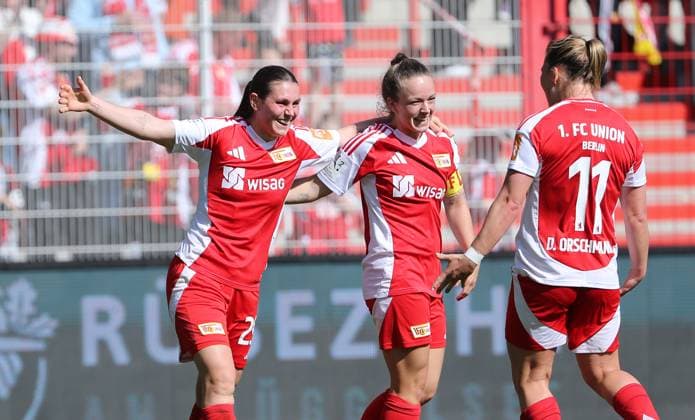 Sophie Trojahn jubelt nach 2:0 mit Lisa Heiseler, Dina Orschmann Freude Emotion Jubel Fußball Fussball 2. Bundesliga Damen Frauen Saison 2024 2025 13.04.2025 1.FC Union Berlin vs. FC Ingolstadt FCI DFL regulations prohibit any use of photographs as image sequences and or quasi-video
