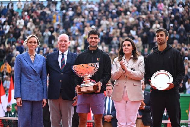 Prince Albert II And Charlene At Rolex Masters Final - Monaco (L to R) Princess Charlene of Monaco, Prince Albert II of Monaco, Carlos Alcaraz of Spain (1st place), Lorenzo Musetti of Italy (2nd place) and Melanie-Antoinette de Massy at the trophy presentation after the singles final during day eight of the Rolex Monte-Carlo Masters at Monte-Carlo Country Club on April 13, 2025 in Monte-Carlo, Monaco. Photo by Corinne Dubreuil ATP, Tennis Herren Tour ABACAPRESS.COM Monaco Monte-Carlo Monaco  Copyright: xDubreuilxCorinne ABACAx