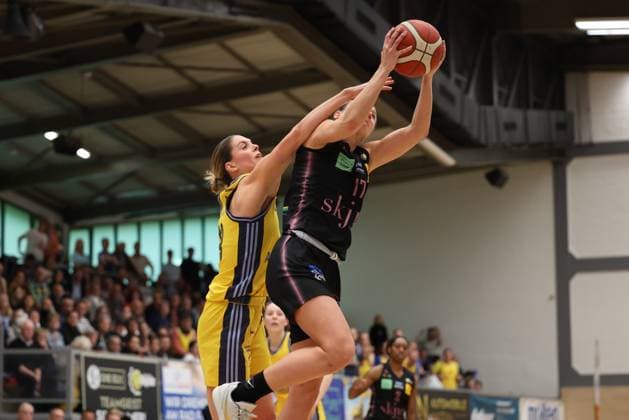 13.04.2025, Basketball, Frauen, Toyota Damen Basketball Bundesliga, Saison 2024 2025, Playoff Halbfinale, Spiel 4, Saarlouis Royals - Alba Berlin, Gabija Meskonyte (Saarlouis Royals) Saarlouis Stadtgartenhalle Saarland Deutschland (DE) Copyright: xSebastianxBachx