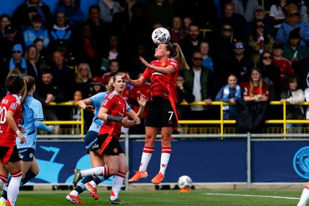 Manchester City v Manchester United, ManU Manchester, UK - 13 April 2025 Ella Toone of Manchester United heads ball during the Adobe Womens FA Cup Semi Final match between Manchester City and Manchester United at The Joie Stadium on 13 April 2025 in Manchester, England (Photo by Steve Taylor PPAUK) Manchester The Joie Stadium Greater Manchester England Copyright: xStevexTaylor PPAUKx PPA-179885