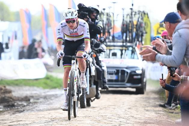 Paris Roubaix 2025 Cycling Race Roubaix, France - April 13 : Pogacar Tadej (SLO) of UAE Team Emirates - XRG in action during the 122nd edition of Paris Roubaix an UCI World Tour cycling race for Men Elite of 259,7 kms with start in Compiegne and finish at the Velodrome Andre-Petrieux in Roubaix on April 13, 2025 in Roubaix, France, 13 04 2025 ( Motordriver Kenny Verfaillie - Roubaix France  Copyright: xVincentxKalutx