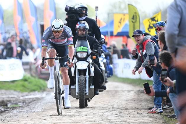 Paris Roubaix 2025 Cycling Race Roubaix, France - April 13 : Van Der Poel Mathieu (NED) of Alpecin - Deceuninck in action during the 122nd edition of Paris Roubaix an UCI World Tour cycling race for Men Elite of 259,7 kms with start in Compiegne and finish at the Velodrome Andre-Petrieux in Roubaix on April 13, 2025 in Roubaix, France, 13 04 2025 ( Motordriver Kenny Verfaillie - Roubaix France  Copyright: xVincentxKalutx