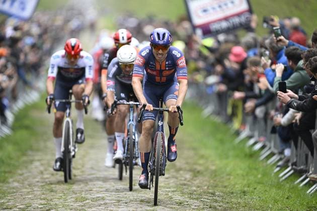 Paris Roubaix 2025 Cycling Race Roubaix, France - April 13 : Rider of Team Picnic PostNL in action during the 122nd edition of Paris Roubaix an UCI World Tour cycling race for Men Elite of 259,7 kms with start in Compiegne and finish at the Velodrome Andre-Petrieux in Roubaix on April 13, 2025 in Roubaix, France, 13 04 2025 ( Motordriver Kenny Verfaillie - Roubaix France  Copyright: xNicoxVereeckenx