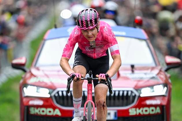 Paris Roubaix 2025 Cycling Race Roubaix, France - April 13 : Rider of EF Education - Easypost in action during the 122nd edition of Paris Roubaix an UCI World Tour cycling race for Men Elite of 259,7 kms with start in Compiegne and finish at the Velodrome Andre-Petrieux in Roubaix on April 13, 2025 in Roubaix, France, 13 04 2025 ( Motordriver Kenny Verfaillie - Roubaix France  Copyright: xNicoxVereeckenx