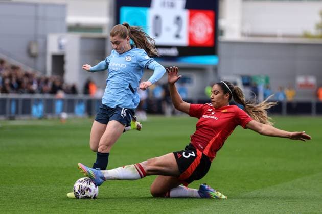 Manchester, England, April 13th 2025: Gabby George (3 Manchester United, ManU wins the ball from Jess Park (16 Manchester City) during the Adobe Womens FA Cup game between Manchester City and Manchester United at Joie Stadium in Manchester, England (Natalie Mincher SPP) Copyright: xNataliexMincher SPPx spp-en-NaMi-335A1685