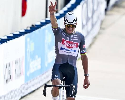 Dutch Mathieu van der Poel of Alpecin-Deceuninck wins the men elite race of the Paris-Roubaix one day cycling race, 259,2 km from Compiegne to Roubaix, France, on Sunday 13 April 2025. ERICxLALMAND  x120725391x