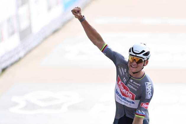 Paris Roubaix 2025 Cycling Race Roubaix, France - April 13 : Van Der Poel Mathieu (NED) of Alpecin - Deceuninck celebrating his victory during the 122nd edition of Paris Roubaix an UCI World Tour cycling race for Men Elite of 259,7 kms with start in Compiegne and finish at the Velodrome Andre-Petrieux in Roubaix on April 13, 2025 in Roubaix, France, 13 04 2025 ( Motordriver Kenny Verfaillie - Roubaix France  Copyright: xNicoxVereeckenx