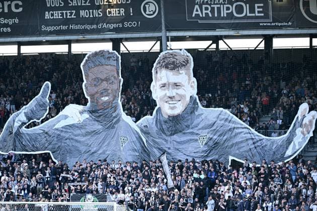 Angers SCO v Montpellier Herault SC - Ligue 1 McDonald s 2024 2025 25 Abdoulaye BAMBA (sco) - 15 Pierrick CAPELLE (sco) during the Ligue 1 McDonald s match between Angers and Montpellier at Stade Raymond Kopa on April 13, 2025 in Angers, France. Angers France  Copyright: xFEPx 776306824
