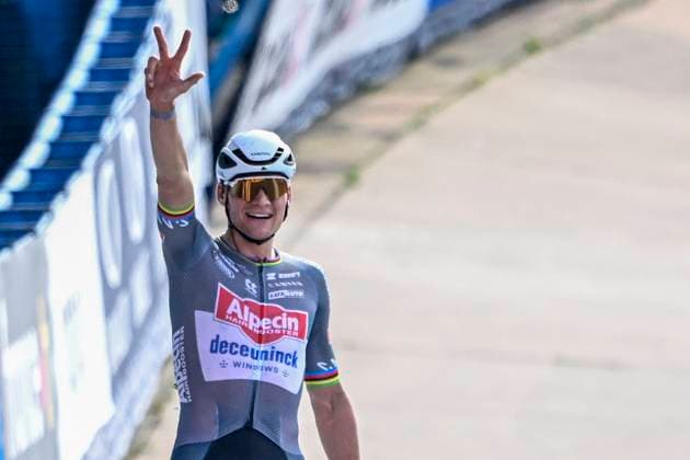Paris Roubaix 2025 Cycling Race Roubaix, France - April 13 : Van Der Poel Mathieu (NED) of Alpecin - Deceuninck celebrating his victory during the 122nd edition of Paris Roubaix an UCI World Tour cycling race for Men Elite of 259,7 kms with start in Compiegne and finish at the Velodrome Andre-Petrieux in Roubaix on April 13, 2025 in Roubaix, France, 13 04 2025 ( Motordriver Kenny Verfaillie - Roubaix France  Copyright: xNicoxVereeckenx