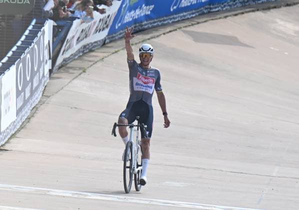 13-04-2025 Paris - Roubaix; 2025, Alpecin - Deceuninck; Van Der Poel, Mathieu; Roubaix; 