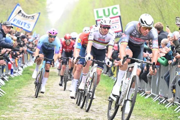 13-04-2025 Paris - Roubaix; 2025, Alpecin - Deceuninck; 2025, Uae Team Emirates - Xrg; Van Der Poel, Mathieu; Pogacar, Tadej; Arenberg; 