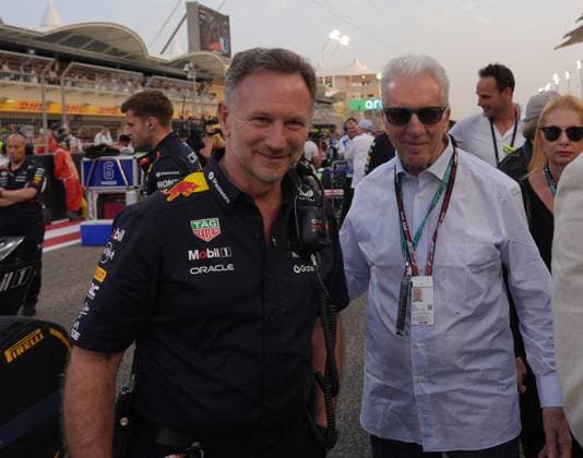 13.04.2025, Bahrain International Circuit, Sakhir, Formula 1 Gulf Air Bahrain Grand Prix 2025 ,im Bild Teamchef Christian Horner (Oracle Red Bull Racing) mit Piero Ferrari. (Photo by Hasan Bratic DeFodi Images)