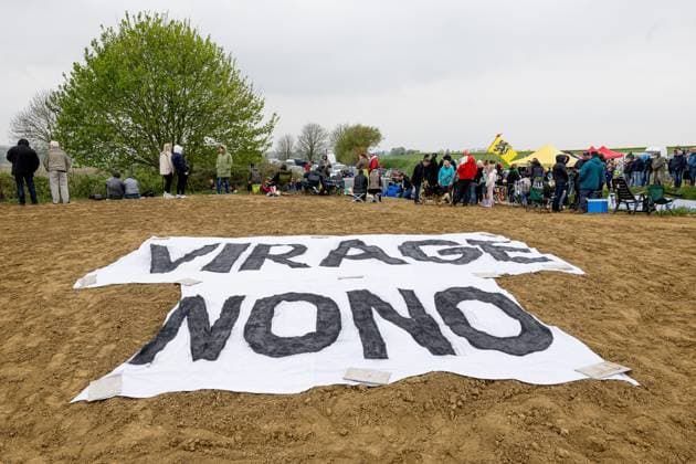 PARIS ROUBAIX 2025 PHOTOPQR VOIX DU NORD PASCAL BONNIERE ; 13 04 2025 ; QUIEVY 13.04.2025 - cyclisme - course cycliste Paris Roubaix Hommes 122 eme edition , secteur pave Quievy a Saint Python . Photo Pascal Bonniere La voix Du Nord Paris-Roubaix race northern France on April 13, 2025. HAUTS DE FRANCE France  Copyright: xPHOTOPQR VOIXxDUxNORD MAXPPPxPASCALxBONNIEREx 20250413VDN2441 20250413VDN2441