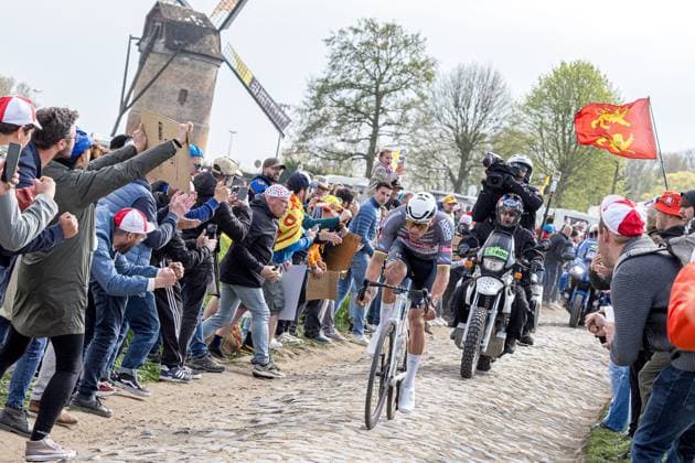 PARIS ROUBAIX 2025 PHOTOPQR VOIX DU NORD PASCAL BONNIERE ; 13 04 2025 ; QUIEVY 13.04.2025 - cyclisme - course cycliste Paris Roubaix Hommes 122 eme edition , secteur pave Quievy a Saint Python . Photo Pascal Bonniere La voix Du Nord Paris-Roubaix race northern France on April 13, 2025. HAUTS DE FRANCE France  Copyright: xPHOTOPQR VOIXxDUxNORD MAXPPPxPASCALxBONNIEREx 20250413VDN2464 20250413VDN2464