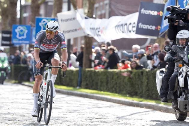 PARIS ROUBAIX 2025 PHOTOPQR VOIX DU NORD PASCAL BONNIERE ; 13 04 2025 ; QUIEVY 13.04.2025 - cyclisme - course cycliste Paris Roubaix Hommes 122 eme edition , secteur pave Quievy a Saint Python . Photo Pascal Bonniere La voix Du Nord Paris-Roubaix race northern France on April 13, 2025. HAUTS DE FRANCE France  Copyright: xPHOTOPQR VOIXxDUxNORD MAXPPPxPASCALxBONNIEREx 20250413VDN2473 20250413VDN2473