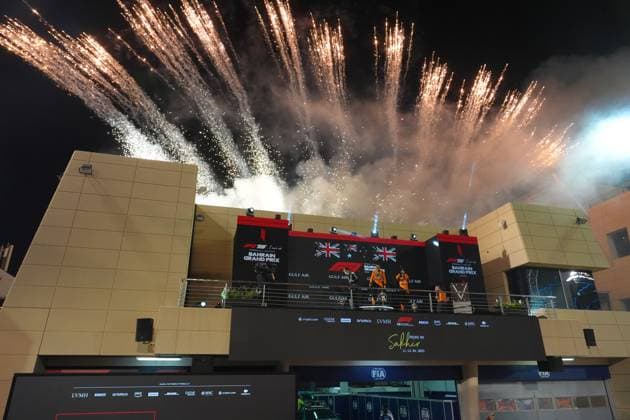 Formula 1 Gulf Air Bahrain Grand Prix 2025 13.04.2025, Bahrain International Circuit, Sakhir, Formula 1 Gulf Air Bahrain Grand Prix 2025 ,im Bild Sieger Oscar Piastri (AUS), McLaren F1 Team, 2.Platz für George Russell (GBR), Mercedes-AMG Petronas Formula One Team, 3.Platz für Lando Norris (GBR), Teamchef Andrea Stella (McLaren Formula 1 Team)