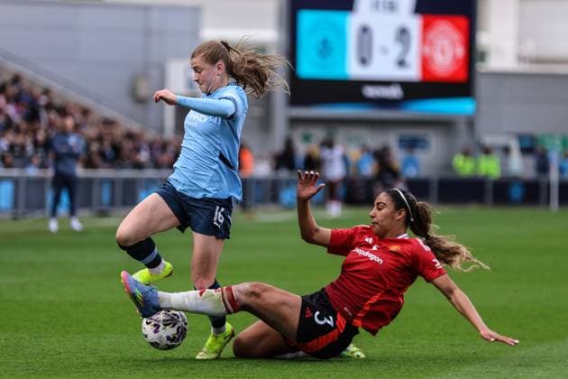 Manchester, England, April 13th 2025: Gabby George (3 Manchester United, ManU wins the ball from Jess Park (16 Manchester City) during the Adobe Womens FA Cup game between Manchester City and Manchester United at Joie Stadium in Manchester, England (Natalie Mincher SPP) Copyright: xNataliexMincher SPPx spp-en-NaMi-335A1686