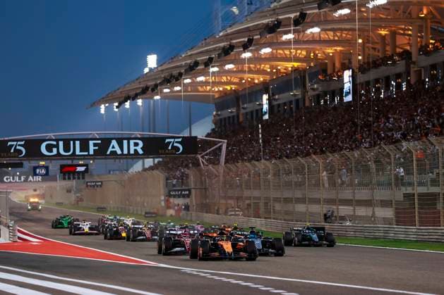 Manama, Bahrain : FIA F1 GP of Bahrain, No. 81 Oscar Piastri (AUS), McLaren MCL39, Mercedes Manama Bahrain