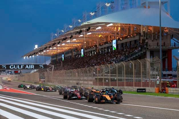 Manama, Bahrain : FIA F1 GP of Bahrain, No. 81 Oscar Piastri (AUS), McLaren MCL39, Mercedes Manama Bahrain