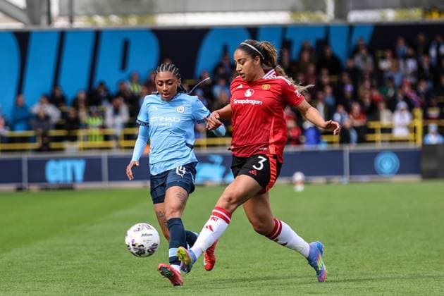 Manchester, England, April 13th 2025: Gabby George (3 Manchester United, ManU clears the ball during the Adobe Womens FA Cup game between Manchester City and Manchester United at Joie Stadium in Manchester, England (Natalie Mincher SPP) Copyright: xNataliexMincher SPPx spp-en-NaMi-335A1561