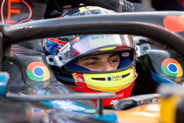 Oscar Piastri (McLaren Formula 1 Team, Australien, 81) im Cockpit im Grid Startaufstellung, BAH, Formel 1 Weltmeisterschaft, Gulf Air Grand Prix von Bahrain, Bahrain International Circuit, Rennen, Saison 2025, 13.04.2025 BAH, Formel 1 Weltmeisterschaft, Gulf Air Grand Prix von Bahrain, Bahrain International Circuit, Rennen, Saison 2025, 13.04.2025 Sakhir Copyright: xEibner-Pressefoto Memmlerx EP_MMR
