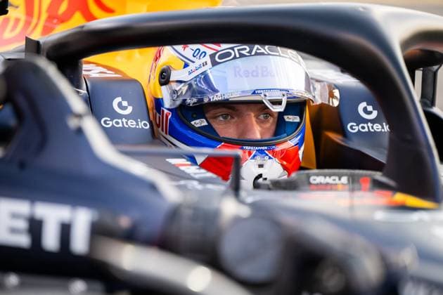 Max Verstappen (Oracle Red Bull Racing, Niederlande, 01) im Cockpit im Grid Startaufstellung, BAH, Formel 1 Weltmeisterschaft, Gulf Air Grand Prix von Bahrain, Bahrain International Circuit, Rennen, Saison 2025, 13.04.2025 BAH, Formel 1 Weltmeisterschaft, Gulf Air Grand Prix von Bahrain, Bahrain International Circuit, Rennen, Saison 2025, 13.04.2025 Sakhir Copyright: xEibner-Pressefoto Memmlerx EP_MMR