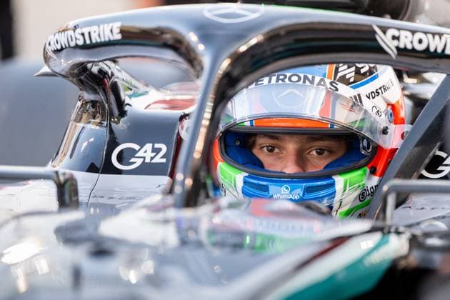 Andrea Kimi Antonelli (Mercedes-AMG Petronas F1 Team, Italien, 12) im Cockpit im Grid Startaufstellung, BAH, Formel 1 Weltmeisterschaft, Gulf Air Grand Prix von Bahrain, Bahrain International Circuit, Rennen, Saison 2025, 13.04.2025 BAH, Formel 1 Weltmeisterschaft, Gulf Air Grand Prix von Bahrain, Bahrain International Circuit, Rennen, Saison 2025, 13.04.2025 Sakhir Copyright: xEibner-Pressefoto Memmlerx EP_MMR